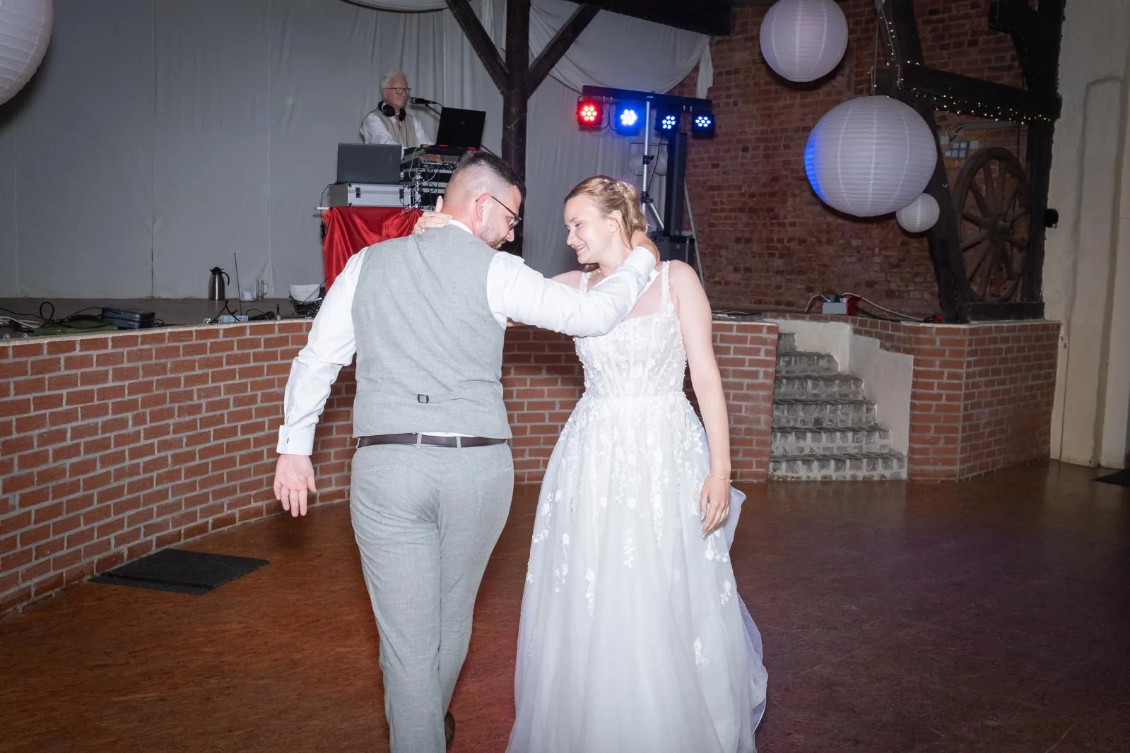 Hochzeitspaar auf der Tanzfläche